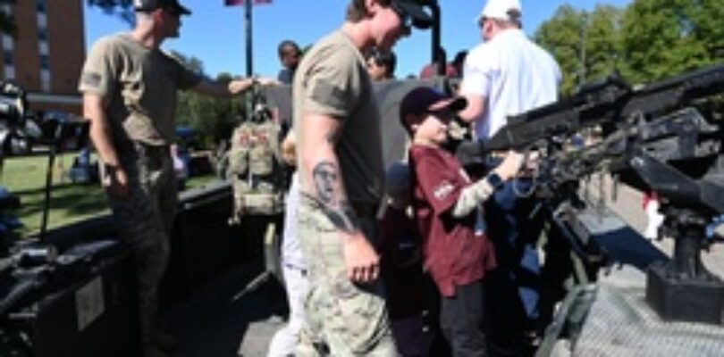 U.S. Navy SWCC visit Mississippi State University [Image 5 of 6]