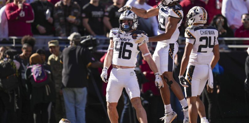 Navy Gets 95-Yard TD Run from Horvath and Stops 2-Point Try to Beat Oklahoma in Armed Forces Bowl