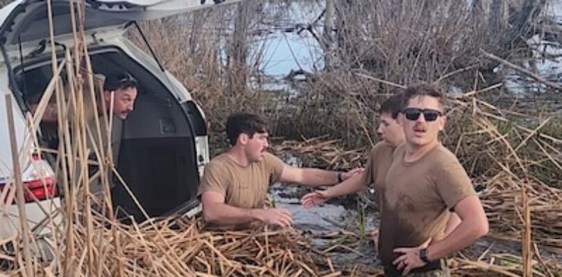 NMCB 11 Seabees help stranded motorists