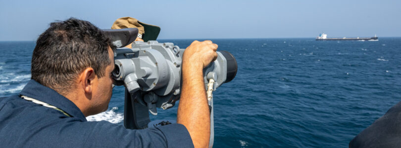 Navy petty officer awarded for showdown with Somali pirates