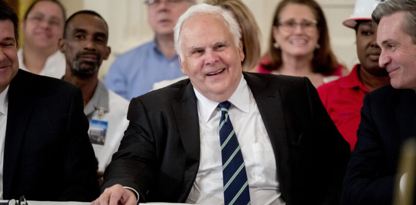 Fred Smith, FedEx founder and Marine Corps veteran, dies at 80