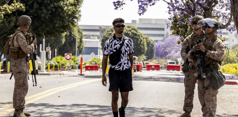 Marines temporarily detain man while guarding LA federal building