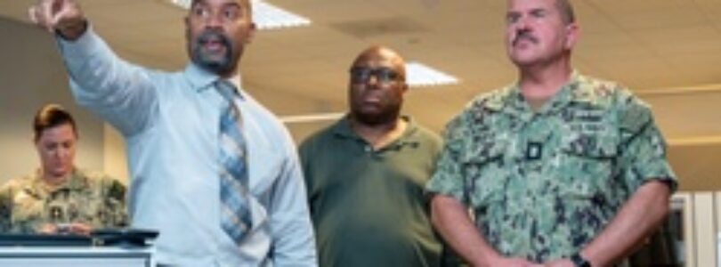 Navy Personnel, Manpower, and Training Fleet Master Chief Petty Officer Jay Walker visits Navy Recruiting Command Headquartered [Image 2 of 5]