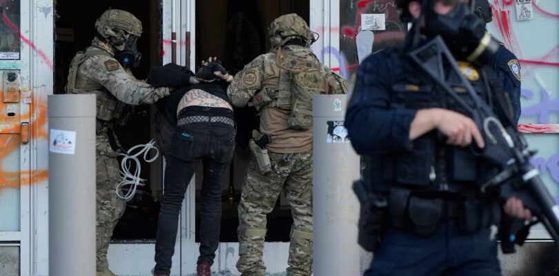 Pentagon calling up 200 Guard troops to deploy to Oregon