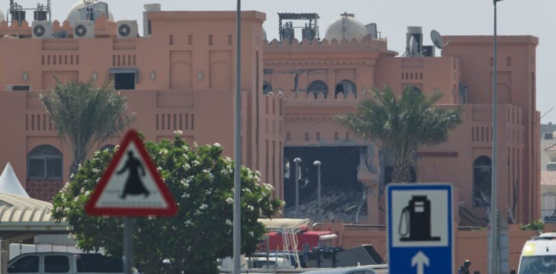 Trump signs executive order vowing to defend Qatar