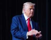 Trump directs Pentagon to pay troops despite shutdown