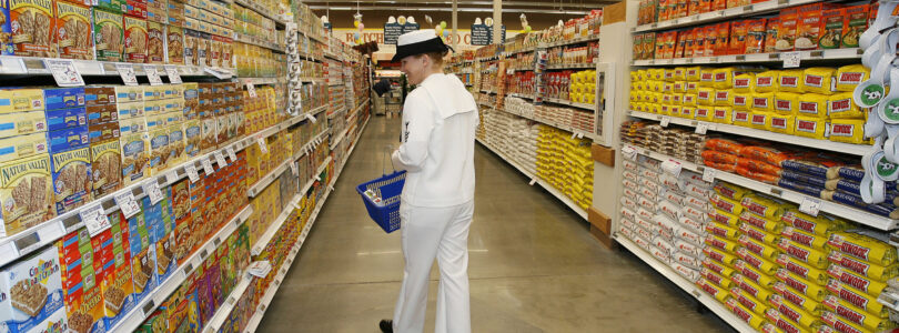 Troops, families use credit card relief at commissaries amid shutdown