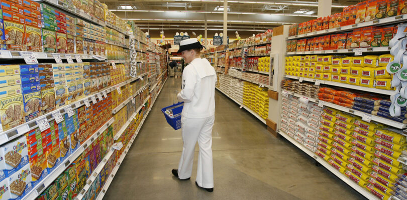 Troops, families use credit card relief at commissaries amid shutdown