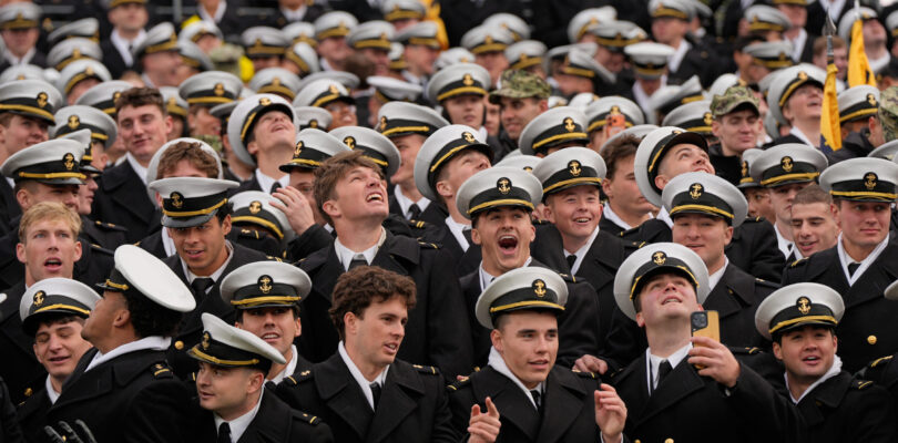 Midshipmen eke out win over Black Knights in Army-Navy game
