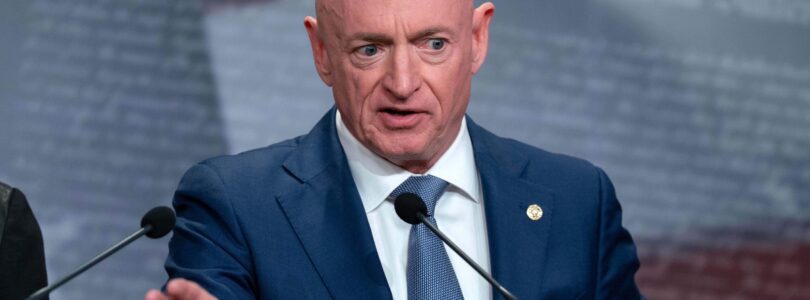 Judge temporarily blocks Pentagon from punishing Kelly over unlawful orders video