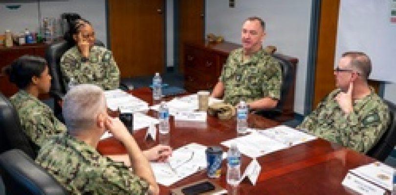 Master Chief Petty Officer of the Navy John Perryman, Visits Naval Support Activity Mid-South [Image 5 of 5]