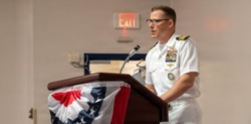 Navy Recruiting Reserve Command Conducts a Change of Command Ceremony [Image 2 of 5]