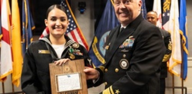 CNRC Hosts a Sailor of the Year Banquet [Image 8 of 11]