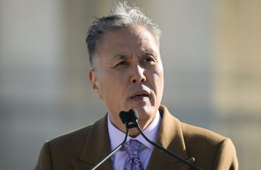 Top House Democrat calls to split veterans omnibus, advance Major Richard Star Act