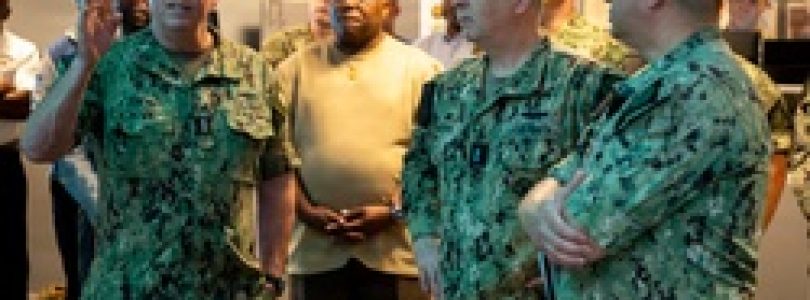 Chief of Naval Personnel Visits CNRC [Image 2 of 4]