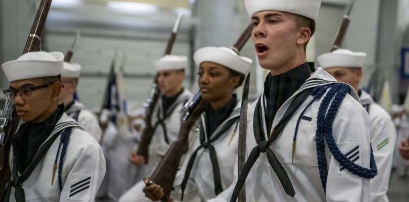 Navy exceeds recruiting goal with over 45,000 new sailors